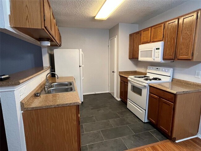9113 Japonica Court, Austin, TX 78748 photo 3