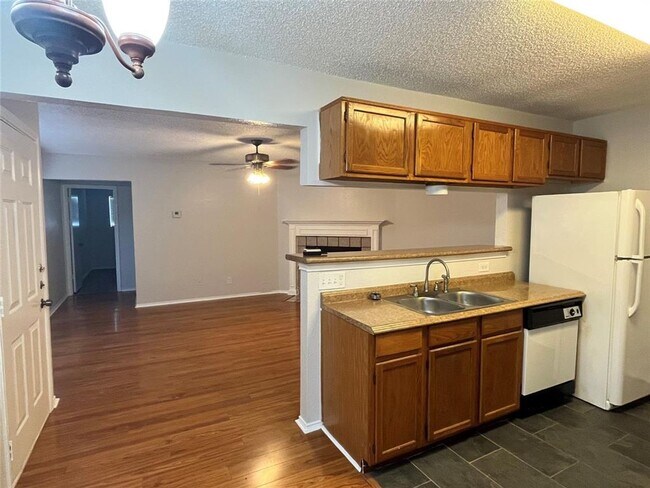 9113 Japonica Court, Austin, TX 78748 photo 4