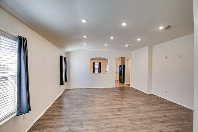 1009 Ranchero Rd Leander, TX 78641 photo 5