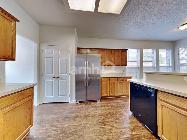 2510 Valley Creek Drive, Garland, TX 75040 photo 4