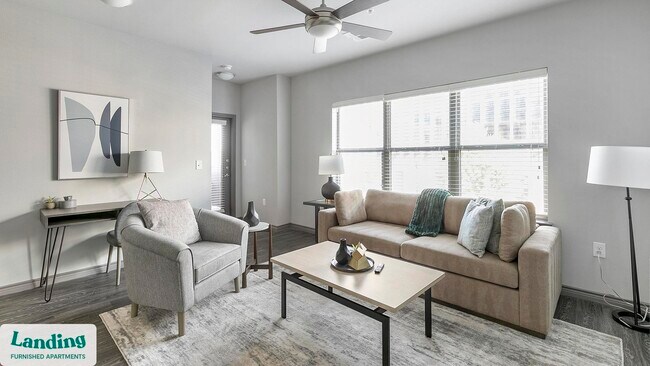 650 S Main St Fort Worth, TX 76104 photo 2