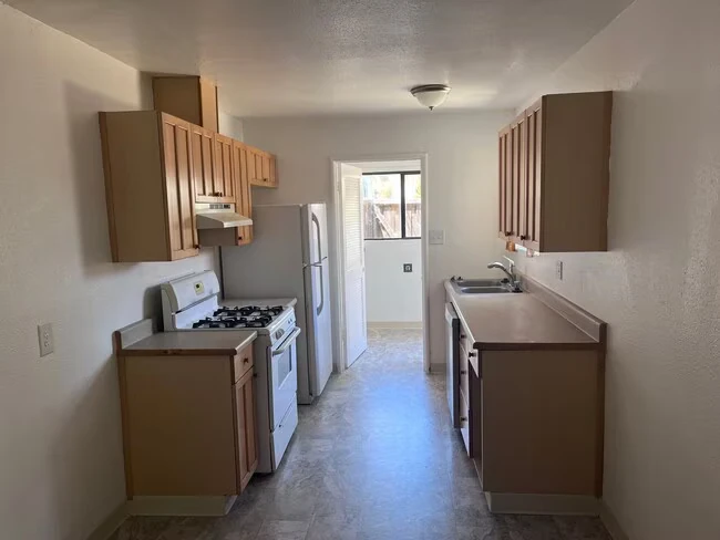 330 Arizona St Fairfield, CA 94533 photo 2