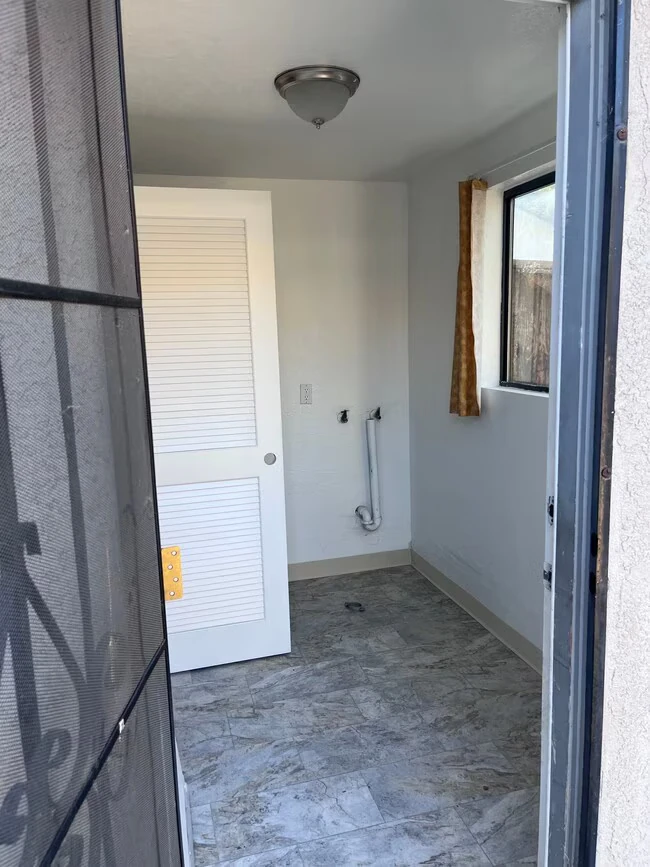 330 Arizona St Fairfield, CA 94533 photo 3