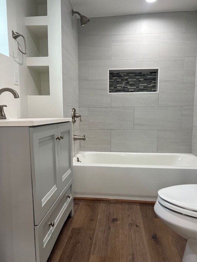 1671 11th St Oakland, CA 94607 photo 5