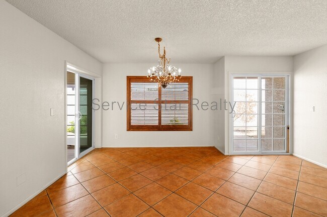 912 E Villa Rita Dr Phoenix, AZ 85022 photo 5