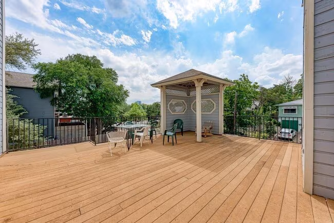 3111 Tom Green St Austin, TX 78705 photo 5