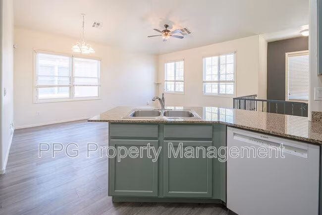 2126 E Fraktur Rd Phoenix, AZ 85040 photo 5