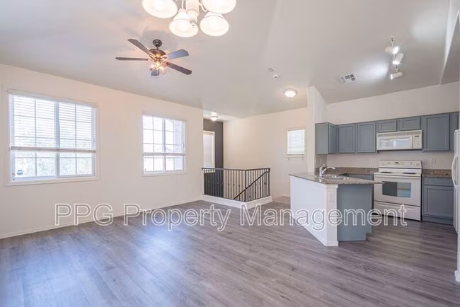 2126 E Fraktur Rd Phoenix, AZ 85040 photo 3