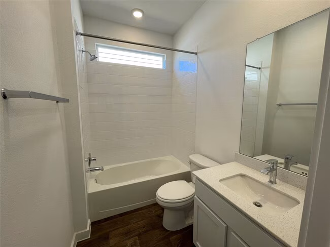 2924 Egan Dr Pflugerville, TX 78660 photo 4