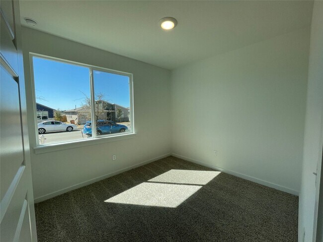 2924 Egan Dr Pflugerville, TX 78660 photo 3