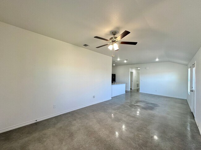 5814 Harriet Tubman Ave Killeen, TX 76543 photo 2