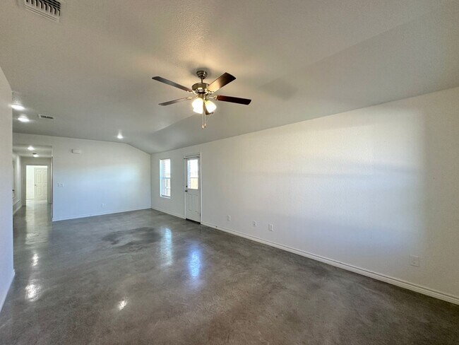 5814 Harriet Tubman Ave Killeen, TX 76543 photo 3