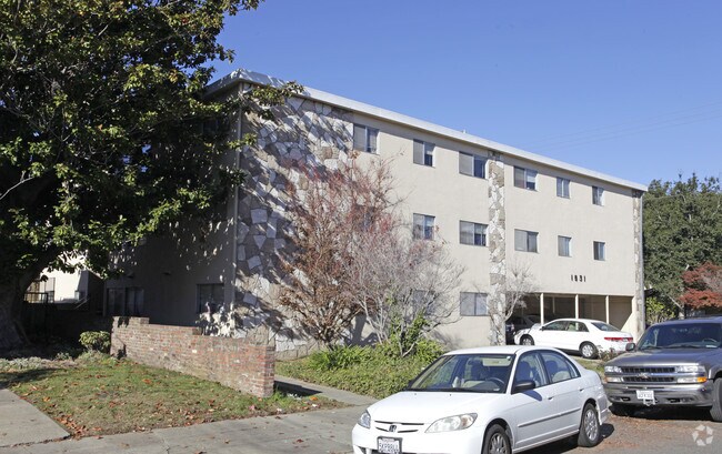 1531 Chestnut Street, Alameda, CA 94501 photo 2