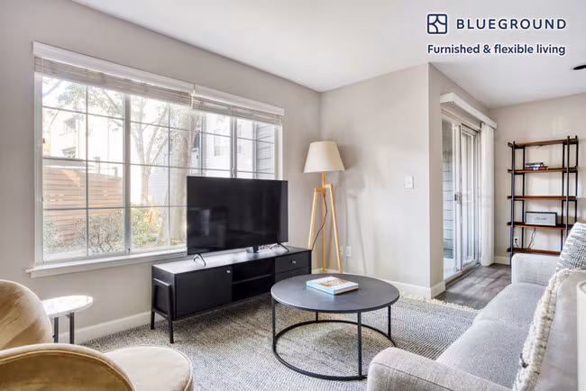 355 N Wolfe Rd Sunnyvale, CA 94085 photo 2