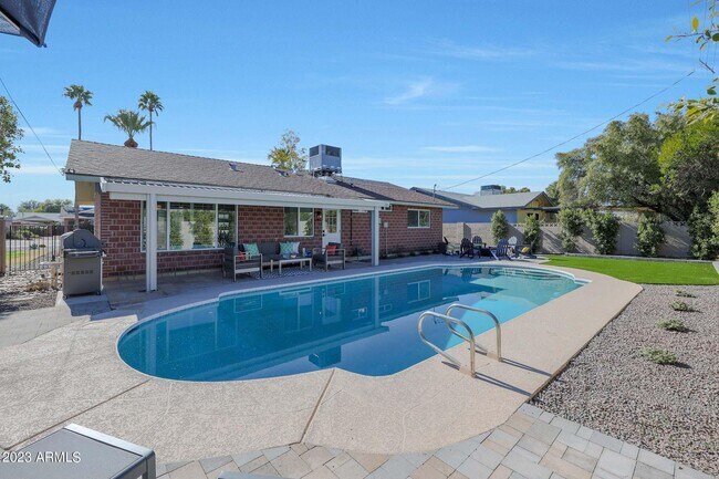8426 E Plaza Ave Scottsdale, AZ 85250 photo 3