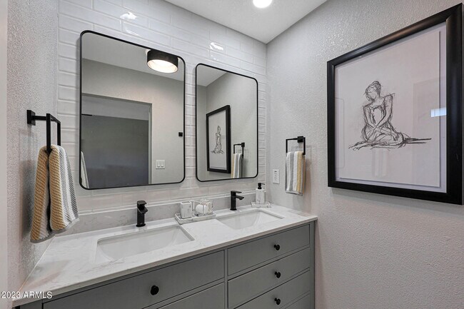 8426 E Plaza Ave Scottsdale, AZ 85250 photo 4
