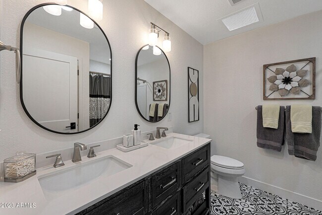 8426 E Plaza Ave Scottsdale, AZ 85250 photo 5