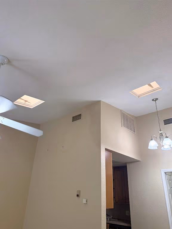 2529 Rio Grande St Austin, TX 78705 photo 3