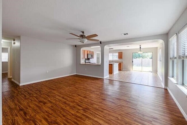 5717 Malarkey Rd Austin, TX 78617 photo 3