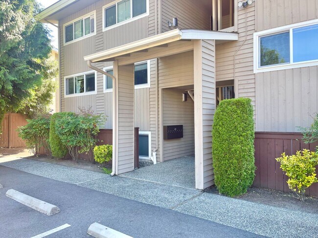 725 9th Ave S Kirkland, WA 98033 photo 2