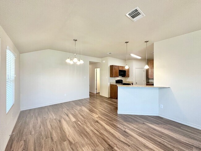 906 Childress Dr Temple, TX 76501 photo 5
