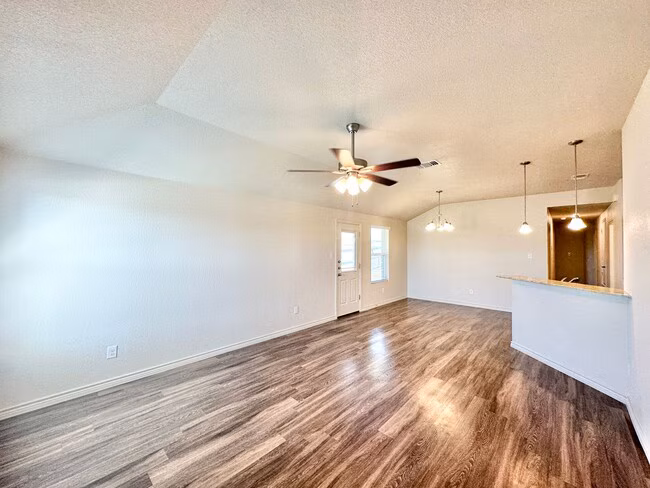 906 Childress Dr Temple, TX 76501 photo 4