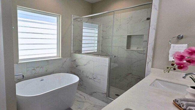 8326 Curry Road, Houston, TX 77093 photo 5