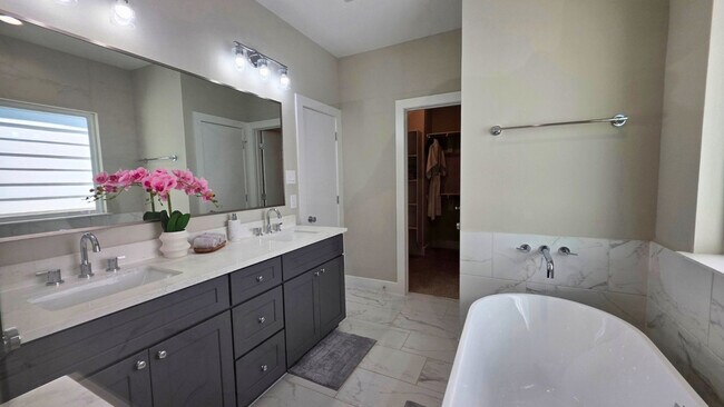 8326 Curry Road, Houston, TX 77093 photo 3