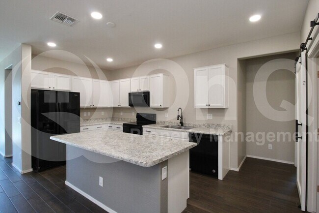18079 W Carlota Ln Surprise, AZ 85387 photo 4