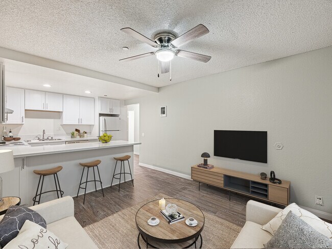 Aztec Campus Apartments photo 5