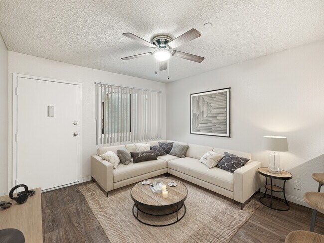 Aztec Campus Apartments photo 4