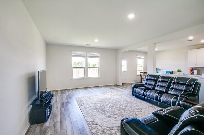 153 Prairie Falcon Wy Leander, TX 78641 photo 5