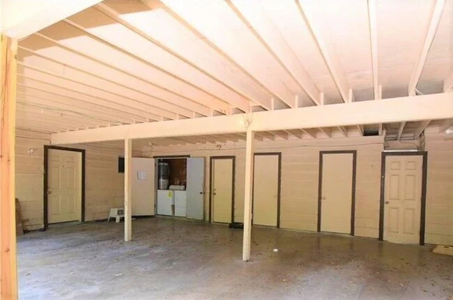 3304 Tom Green St Austin, TX 78705 photo 2