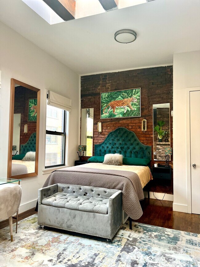 329 W 19th St New York, NY 10011 photo 5