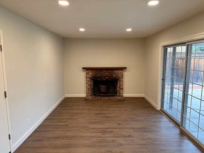 Beautiful Remodeled 4 Bedroom 2 Bath Blossom Valley Home photo 4