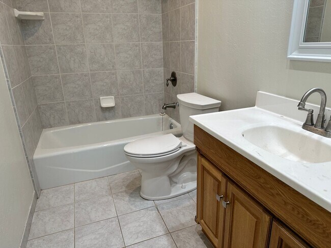 Beautiful Remodeled 4 Bedroom 2 Bath Blossom Valley Home photo 5