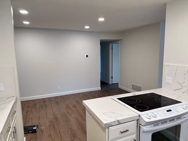 Beautiful Remodeled 4 Bedroom 2 Bath Blossom Valley Home photo 3
