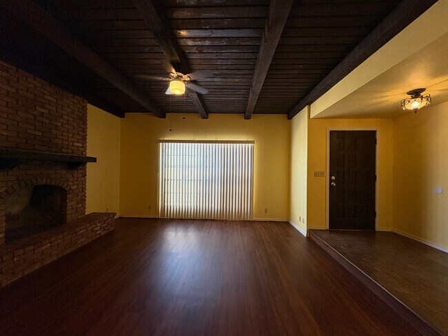 64 W Brown Rd Mesa, AZ 85201 photo 2