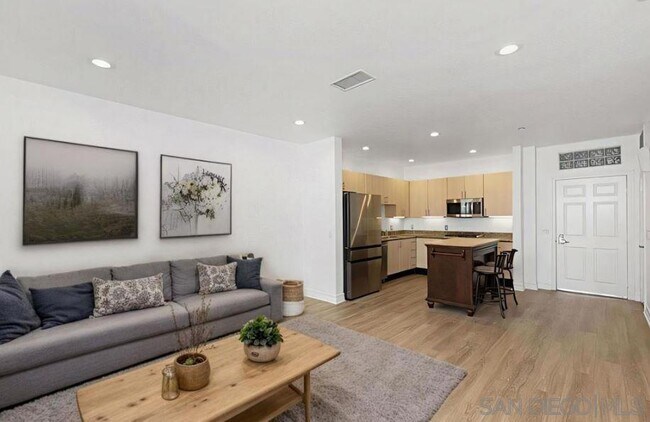 525 Eleventh Ave San Diego, CA 92101 photo 2