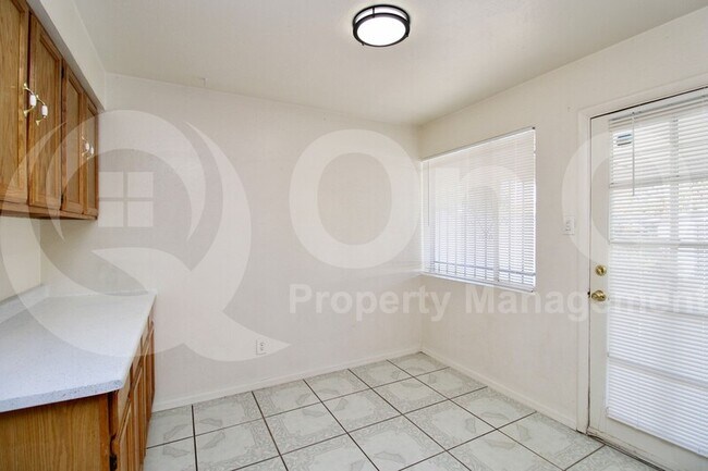 4922 W Cheery Lynn Rd Phoenix, AZ 85031 photo 4