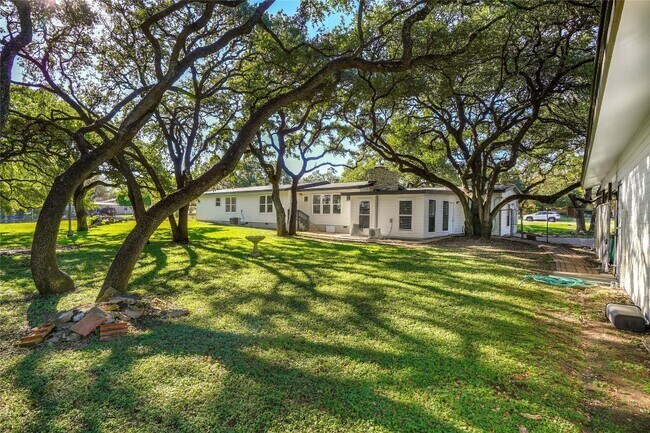 11409 Hunters Ln Austin, TX 78753 photo 4