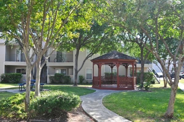 4400 Bluemel Rd San Antonio, TX 78240 photo 4