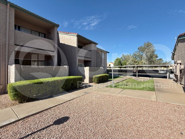 623 W Guadalupe Rd Mesa, AZ 85210 photo 2