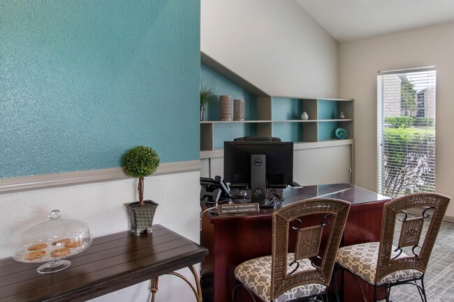 Sage Hollow Apartments photo 4