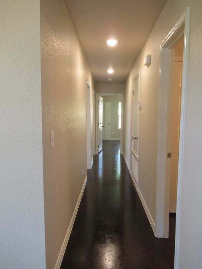 905 Rosewood Dr Harker Heights, TX 76548 photo 4