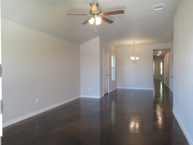 905 Rosewood Dr Harker Heights, TX 76548 photo 2