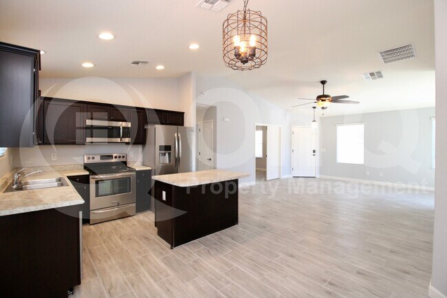 4605 East Tiger Eye Road, San Tan Valley, AZ 85143 photo 5