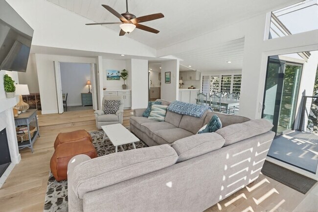 561 S Sierra Ave Solana Beach, CA 92075 photo 3