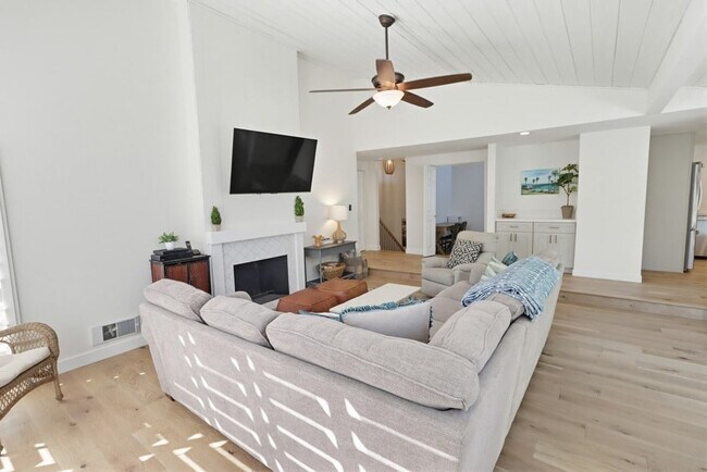 561 S Sierra Ave Solana Beach, CA 92075 photo 4