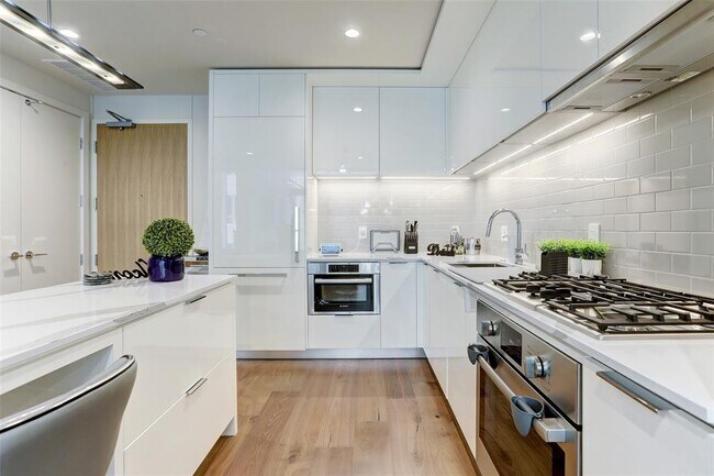 44 East Ave Austin, TX 78701 photo 4